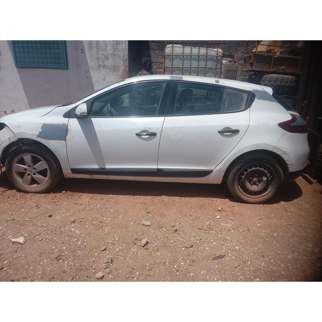 VEHICULE RENAULT MEGANE 1.5 DCI 110 CV DYNAMIQUE de 2013 AVEC PANNE MOTEUR